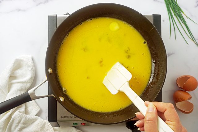 Gordon Ramsay Scrambled Eggs in a pan