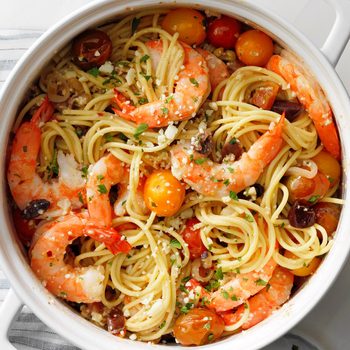 Shrimp Spaghetti With Cherry Tomatoes Exps Rc22 270736 P2 Md 12 13 7b