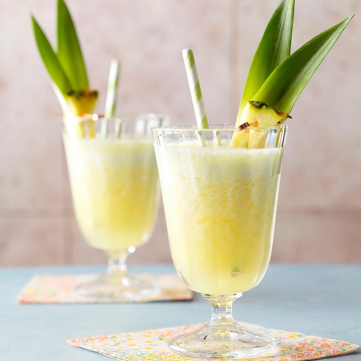 Pineapple Coconut Refresher  Exps Rc23 273723 Dr 08 22 12b