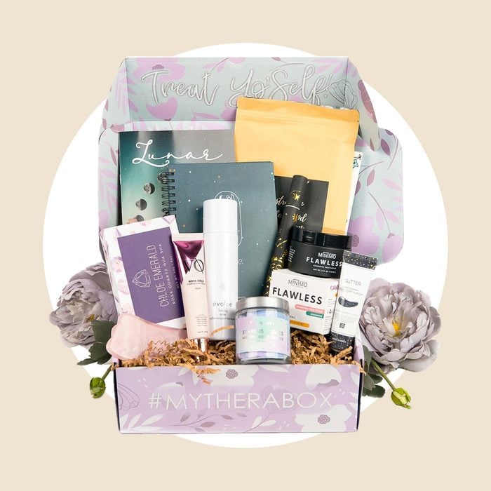 Self Care Subscription Box Kit With 8 Pampering Products In Wellness Gift Box Ecomm Via Amazon.com